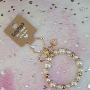 Gold and Cream Beaded Keychain Bracelet